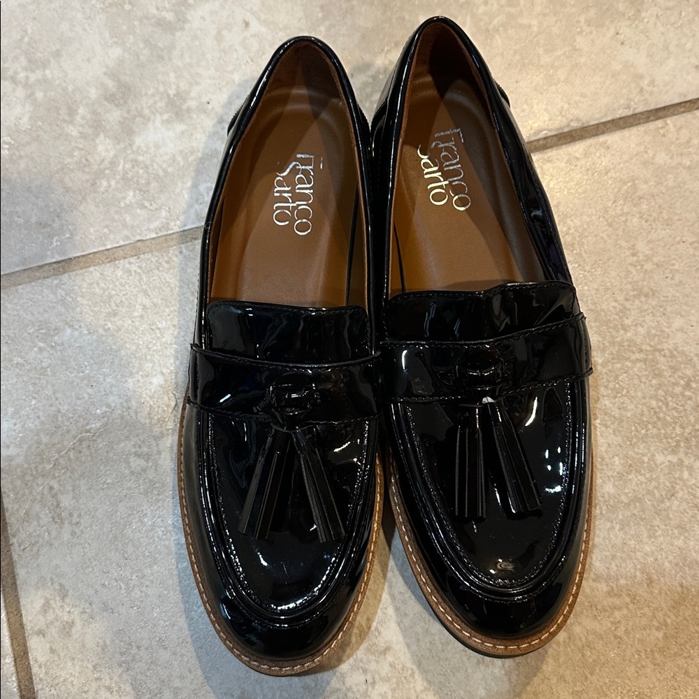 NEW! Franco Sarto Carolynn Black Shiny Tassel Loafers 8 Lug Sole - Picture 3 of 8
